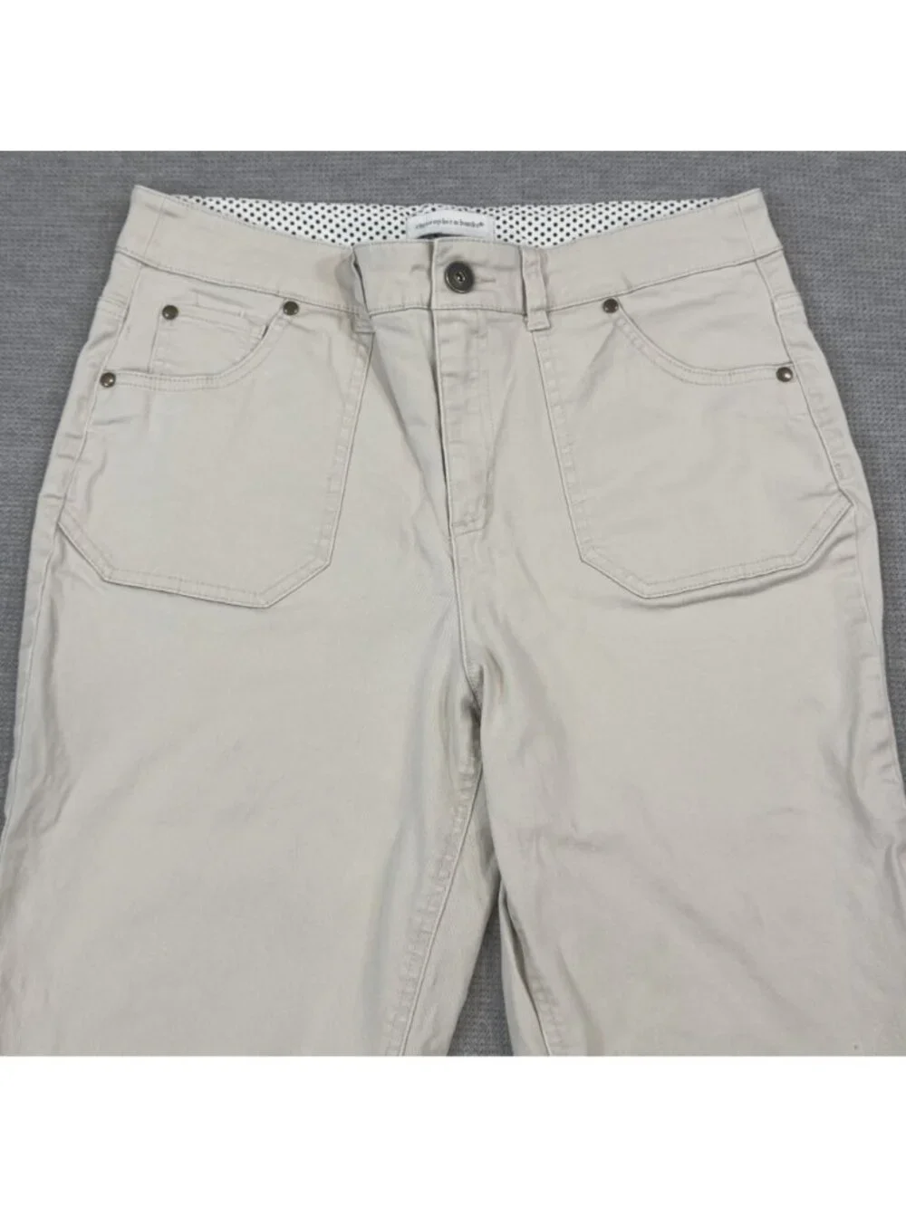 Christopher & Banks Capri Pants Womens Size 10 Beige Button Hem Detail Lt Khaki - Picture 3 of 16